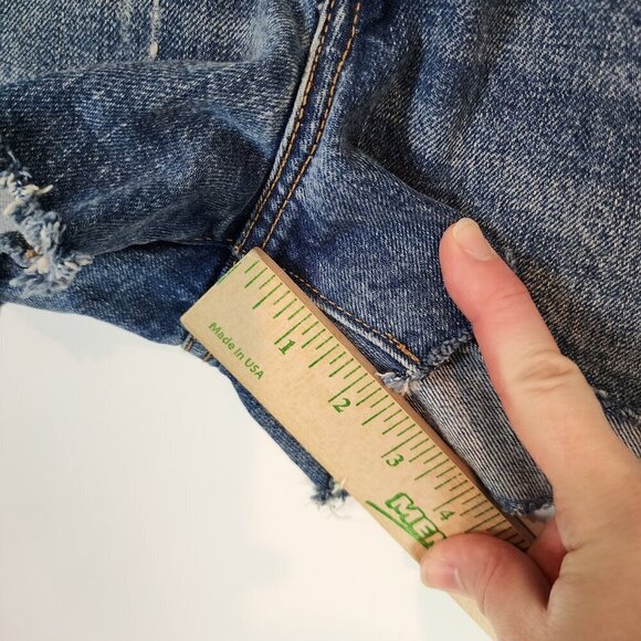 Levi's High Rise‎ Button Fly Wedgie Shorts Distressed Raw Hem Mid Wash Cheeky 28 - Picture 12 of 12